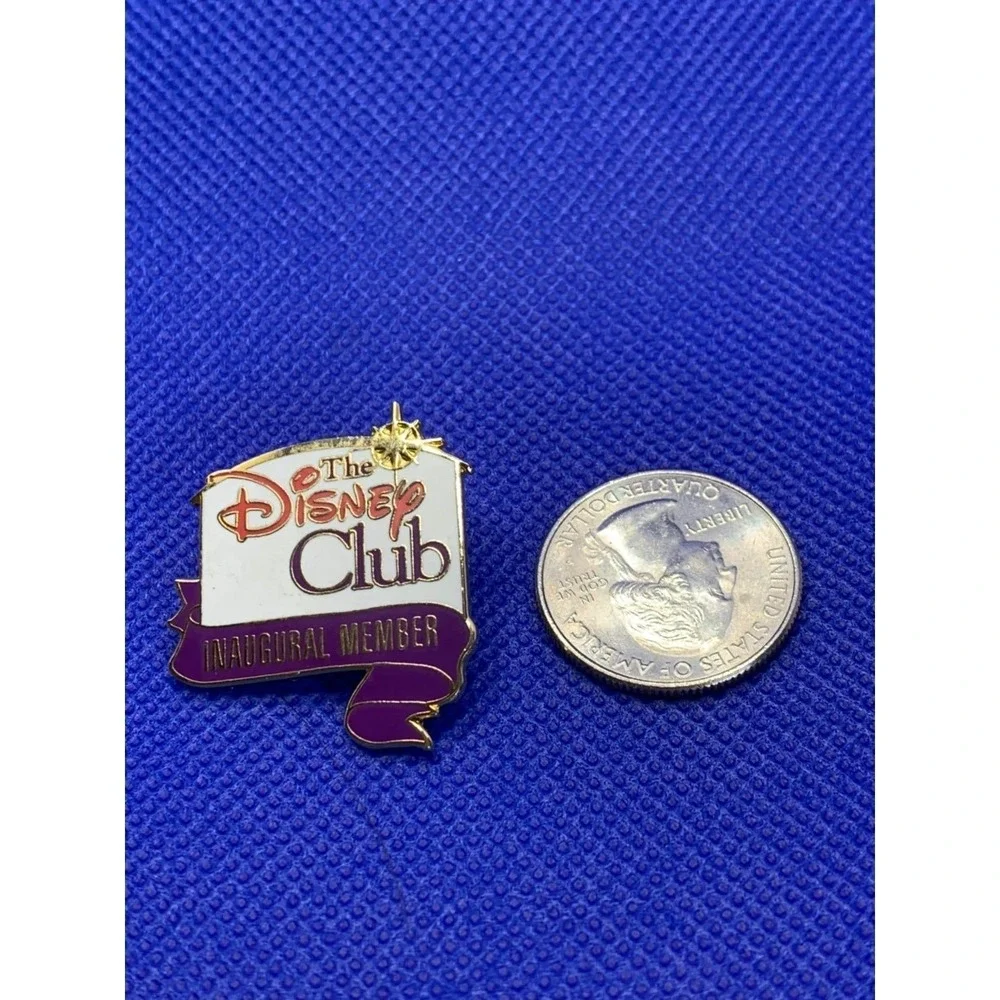 Limited Edition Inaugural Member The Disney Club pin AUTHENTIC